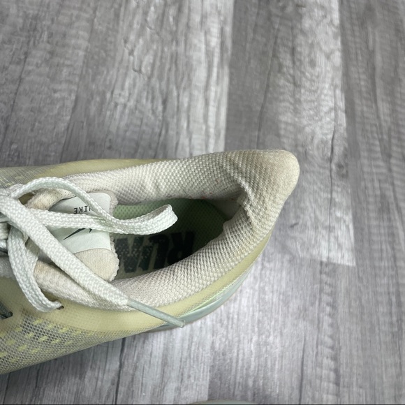 AIR Zoom X Pegasus 35 Turbo 'Barely Volt' - Picture 6 of 13